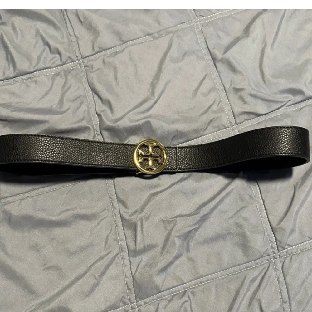 Tory Burch Black Leather Belt with Gold Logo Buckle - Picture 1 of 7